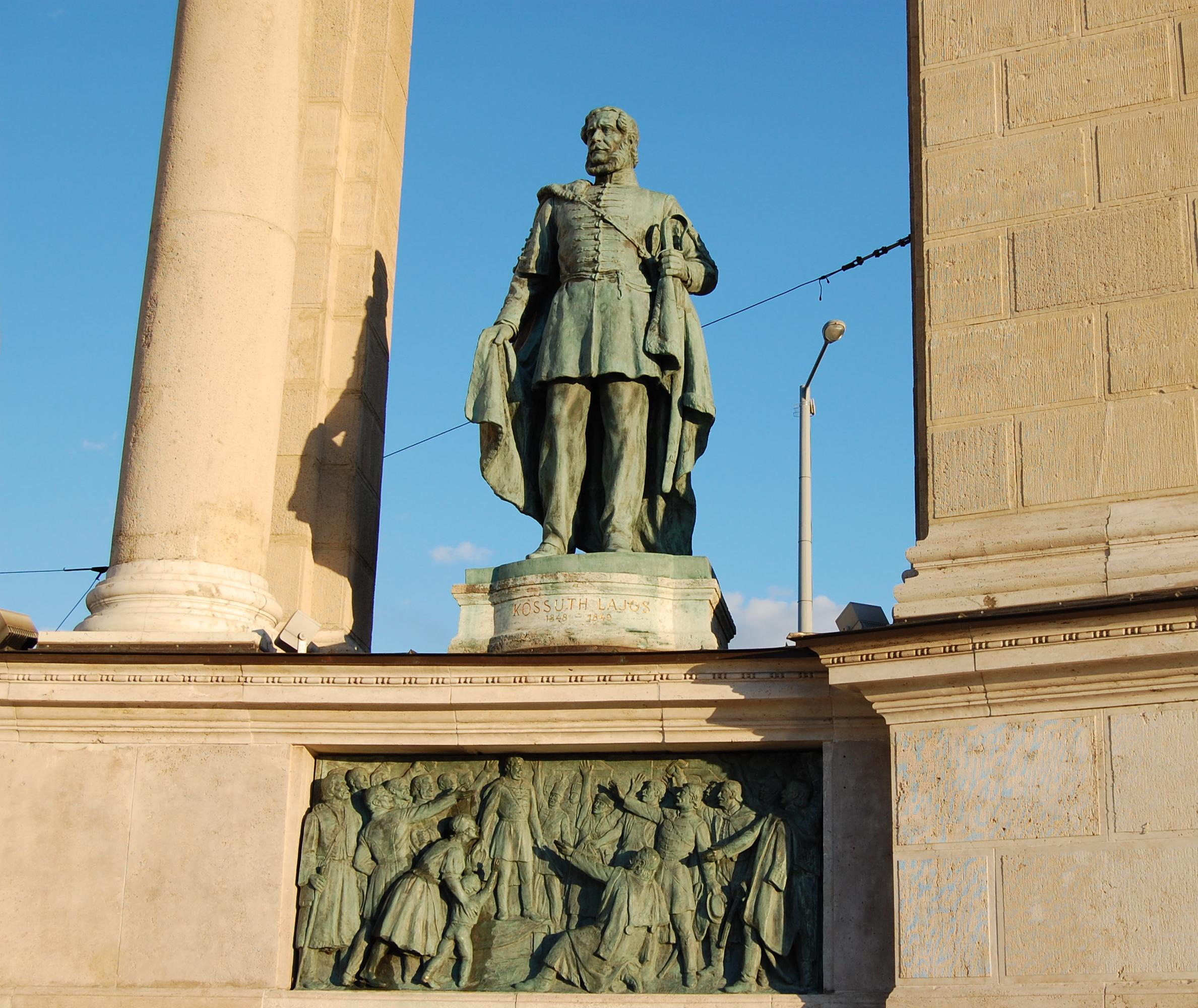 Kossuth Lajos szobra a millenniumi emlékművön