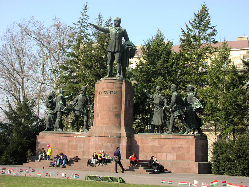 Kossuth Lajos szobra a parlament előtt